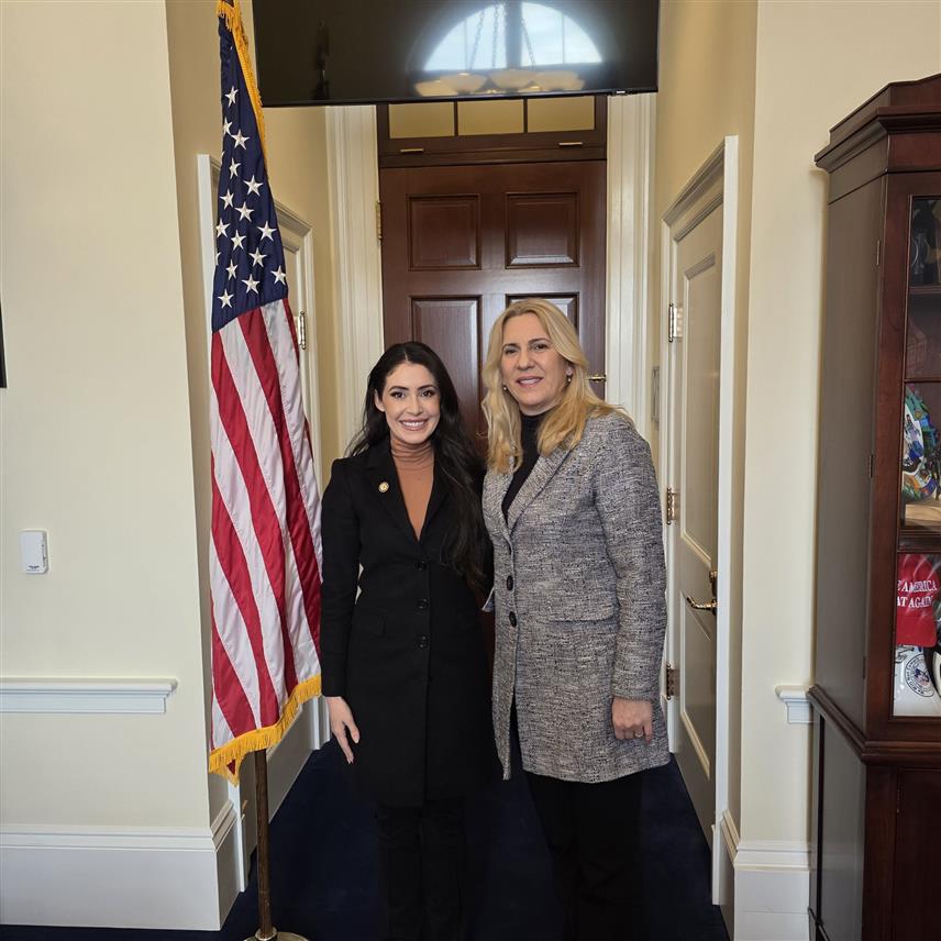 ВАШИНГТОН, 3. ФЕБРУАРА /СРНА/ - Српски члан Предсједништва БиХ Жељка Цвијановић изјавила је да је имала одличан и инспиративан састанак са чланицом Представничког дома америчког Конгреса из Републиканске странке Аном Паулином Луном.