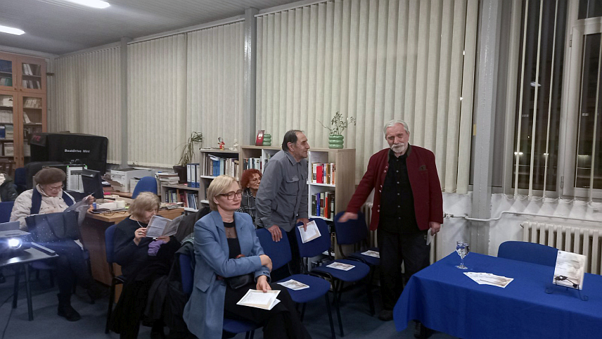 ИСТОЧНО НОВО САРАЈЕВО, 3. ФЕБРУАРА /СРНА/ - Пројекција драме "Волио сам Емину опасно по живот", у режији истакнутог редитеља и сценаристе Ратка Орозовића, одржана је вечерас у Матичној библиотеци Источно Сарајево, поводом 102 године од смрти великог српског пјесника Алексе Шантића.