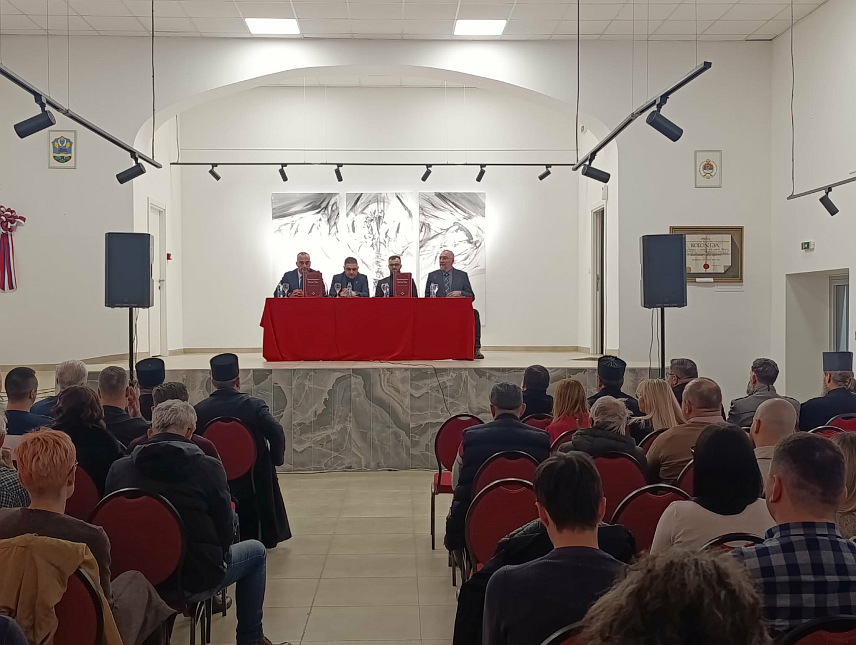 СРБАЦ, 4. ФЕБРУАРА /СРНА/ - Tврдошко-савински препис Законоправила Светог Саве је дјело које је одредило систем вриједности, менталитет и однос српског народа према Богу, човјеку и животу уопште, истакнуто је на промоцији фототипског издања ове књиге у Градској галерији "Рајко Петковић" у Српцу.