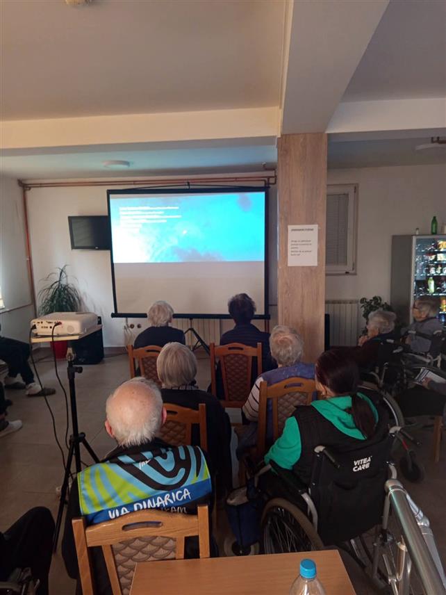 ПАЛЕ, 5. ФЕБРУАРА /СРНА/ - Кинотека Републике Српске у сарадњи са Домом за старија лица "Натура" са Пала организовала је данас пројекцију филма за кориснике ове установе.