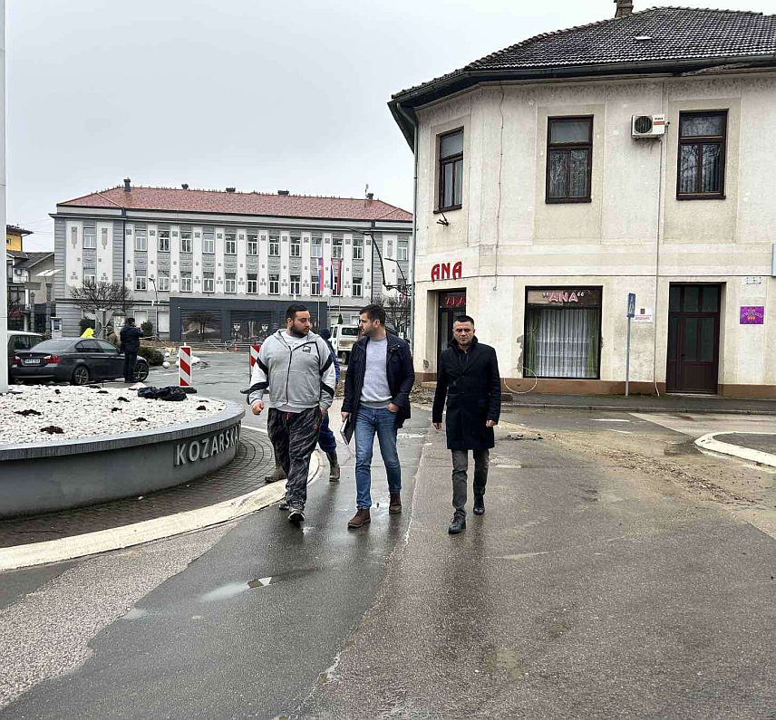 КОЗАРСКА ДУБИЦА, 5. ФЕБРУАРА /СРНА/ - Санација дијела далековода "Папирница", са кога се електричном енергијом напаја ужи центар Козарске Дубице, допринијеће стабилнијем и квалитетнијем електроснабдијевању, изјавио је данас начелник ове општине Игор Савковић који је обишао локацију извођења радова.