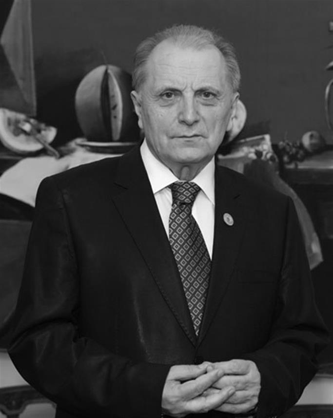 БЕОГРАД, 7. ФЕБРУАРА /СРНА/ - Академик Миро Вуксановић преминуо је у 82. години у Новом Саду.