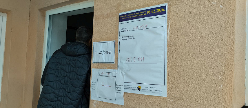 МИЛИЋИ, 8. ФЕБРУАРА /СРНА/ - На два бирачка мјеста у Милићима на поновљеним пријевременим изборима за предсједника Републике Српске до 11.00 часова гласало је 174 бирача од укупно 965 уписаних у бирачки списак.