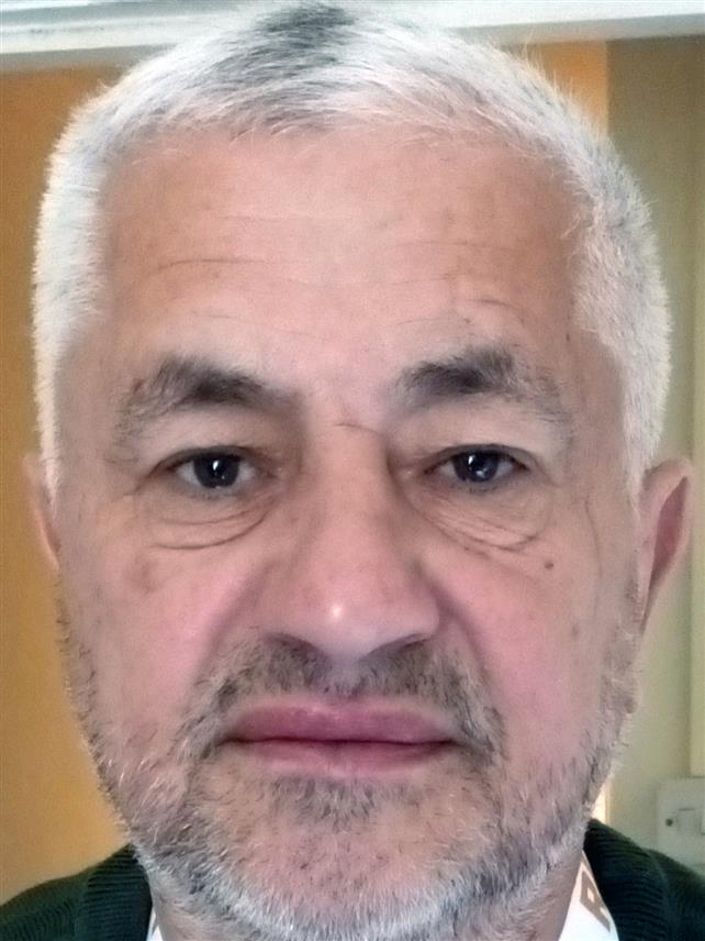 БЕОГРАД, 8. ФЕБРУАРА /СРНА/ - Александар Травица, син Жељка Травице /64/, Србина притвореног у Осијеку по оптужници за наводни ратни злочин у Церићу и Мирковцима код Винковаца 1991. године, води жестоку борбу са хрватским судијама, којима се, како истиче, жури да његовог оца на силу осуде у монтираном процесу иако је недавно током притвора оперисао карцином и једва преживио.	
