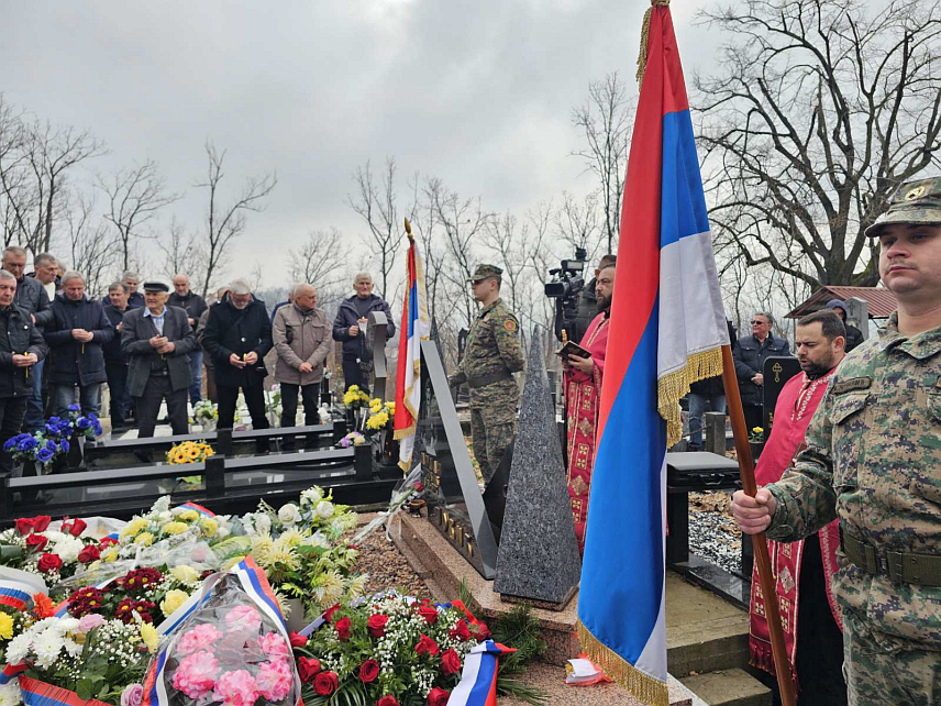 УГЉЕВИК, 9. ФЕБРУАРА /СРНА/ - Традиционална манифестација "Јовићеви дани" одржана данас у Доњој Трнови код Угљевика у част хероја ВРС пуковника Милана Јовића.