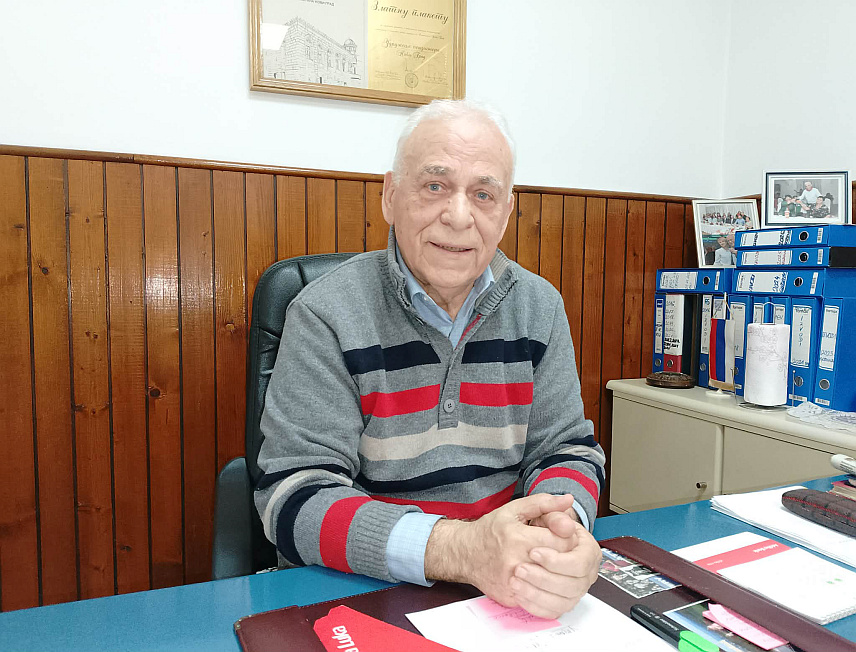 НОВИ ГРАД, 12. МАРТА /СРНА/ - У Удружењу пензионера Нови Град пријављено је 114 чланова за бесплатну бањску рехабилитацију по програму Владе Републике Српске.Предсједник Удружења Недељко Згоњанин.