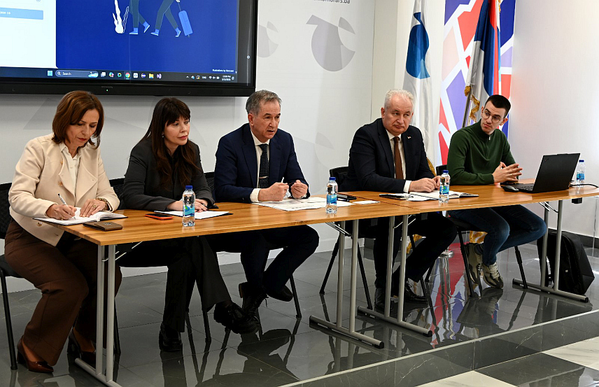 БАЊАЛУКА, 13. МАРТА /СРНА/ - Министар трговине и туризма Републике Српске Нед Пуховац на састанку са представницима локалних туристичких организација Републике Српске.