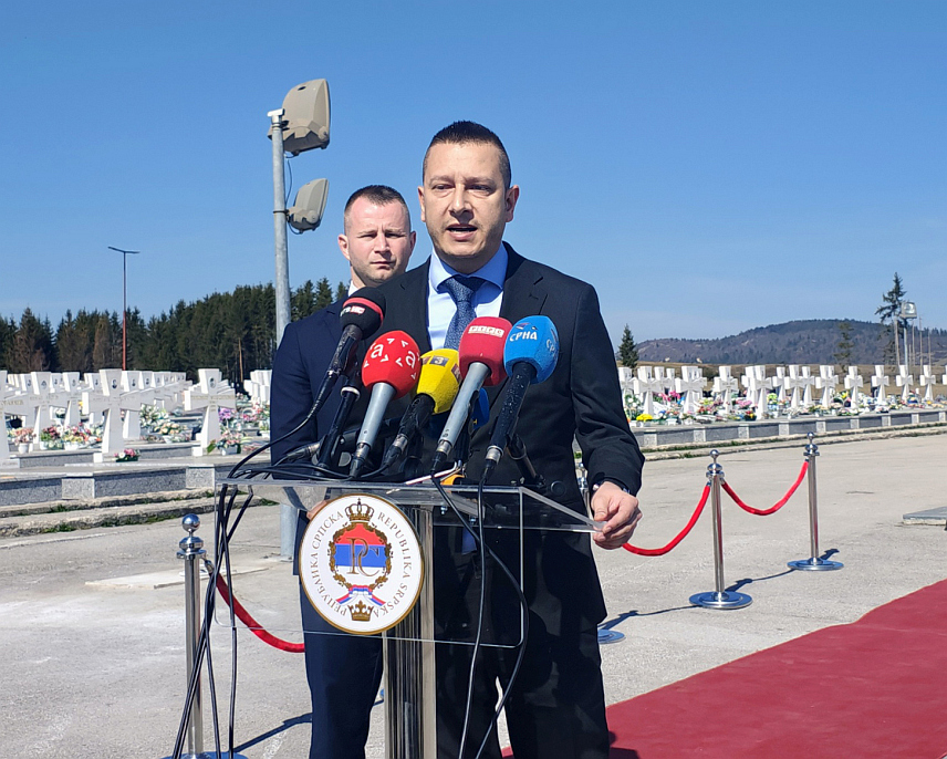 СОКОЛАЦ, 16. МАРТА /СРНА/ - Замјеник министра одбране у Савјету министара Александар Гогановић поручио је да је српски народ научио да нема опстанка тамо гдје нема његових институција.