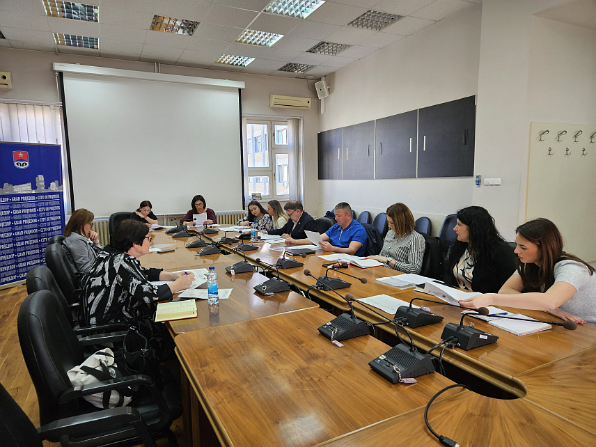 ПРИЈЕДОР, 16. МАРТА /СРНА/ - Група за координацију за спречавање насиља у породици у Приједору иницирала је данас укључивање нових субјеката заштите у протокол о поступању у овој области који је потписан прије три године.