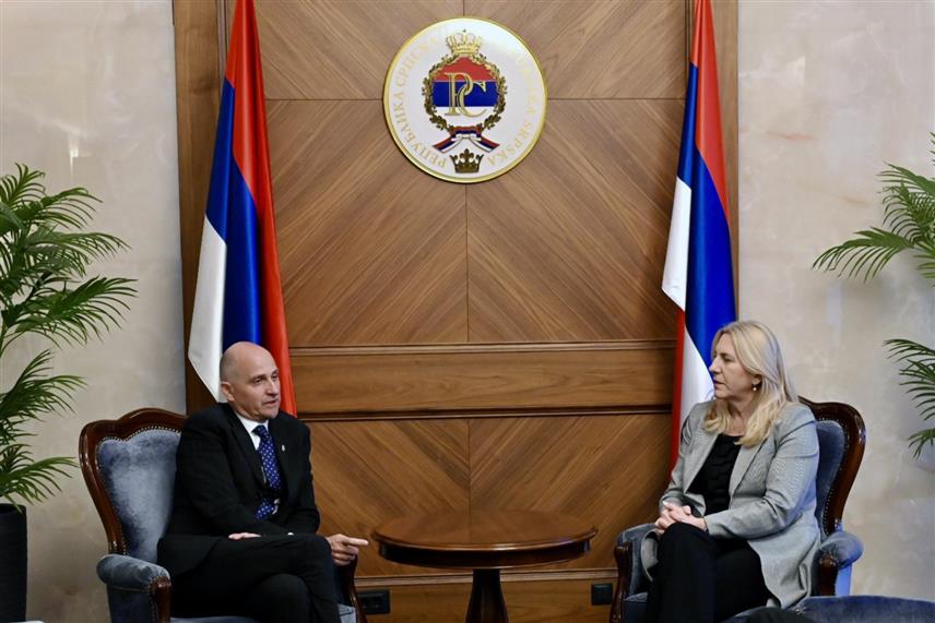 БАЊАЛУКА, 17. МАРТА /СРНА/ - Српски члан Предсједништва БиХ Жељка Цвијановић на састанку са амбасадором Мађарске у БиХ Кристијаном Пошом.