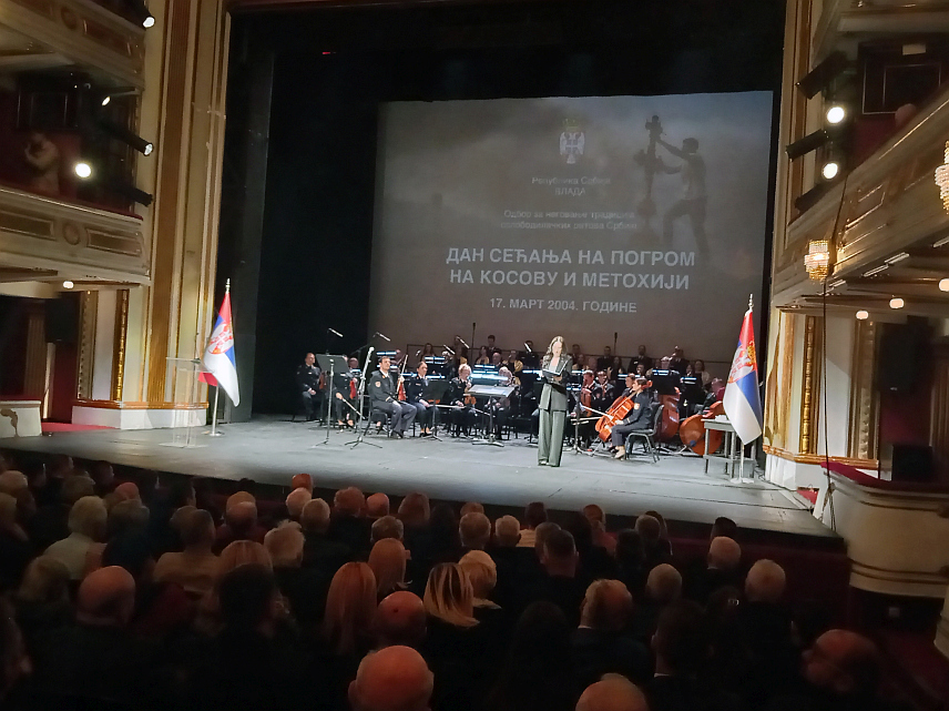 БЕОГРАД, 17. МАРТА /СРНА/ - Државном церемонијом "Дан сjећања на 17. март 2004. године – погром на Косову и Метохији" у Београду је почело обиљежавање 22 године од погрома српског становништва на Косову и Метохији.