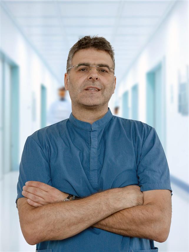 ПРИЈЕДОР, 17. МАРТА /СРНА/ - Станко Баћо, хирург приједорске Болнице "Др Младен Стојановић", који ће представити два научна рада на европским хируршким конгресима у Лајпцигу и Порту изјавио је Срни да је изузетно важно да љекари из Републике Српске буду дио европске научне сцене.