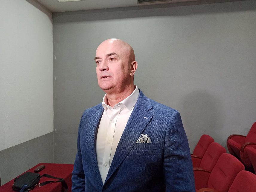 ЗВОРНИК, 19. МАРТА /СРНА/ - Академик Елизабета Ристановић и Пуковник Милан Јоловић Легенда на трибини "Хибридни рат и наша стварност".