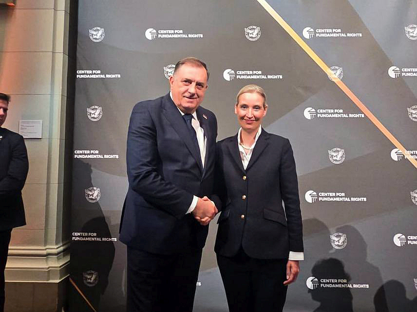 БУДИМПЕШTА, 21. МАРТА /СРНА/ - Предсједник СНСД-а Милорад Додик разговарао је данас у Будимпешти са копредсједником АФД-а Алис Вајдл о Европи данас, заблудама и реалности, али и о томе колико је важно да се чује глас оних који желе реалну политику, економску стабилност и поштовање националних интереса.