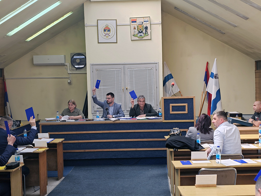 УГЉЕВИК, 24. МАРТА /СРНА/ - Одборници Скупштине општине Угљевик усвојили су данас План капиталних улагања за период 2026/28. године од 28,6 милиона КМ.