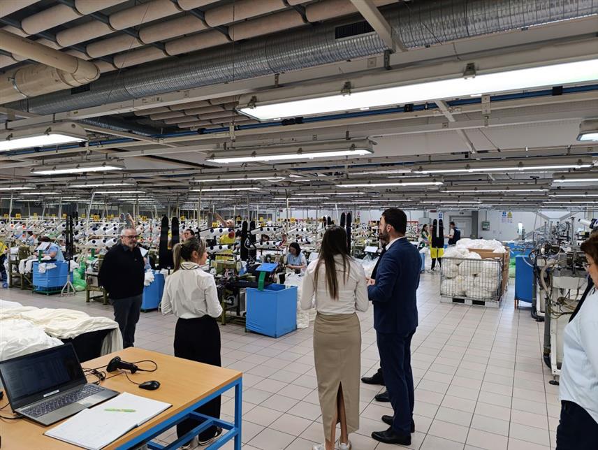 ПРИЈЕДОР, 25. МАРТА /СРНА/ - Градоначелник Слободан Јавор је посјетио предузеће "Битрес" /Bytres/, чланицу групе "Калцедонија", која у овом граду успјешно послује од 2018. године.