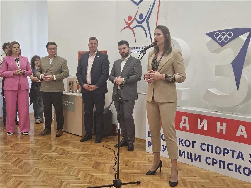 ПРИЈЕДОР, 25. МАРТА /СРНА/ - У Музеју Козаре у Приједору данас је отворена изложба "Школски спорт Републике Српске".