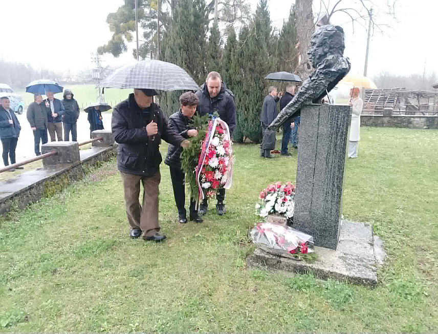 КРУПА НА УНИ, 26. МАРТА /СРНА/ - Бранко Ћопић је најзавичајнији, најталентованији и најпревођенији српски и југословенски писац и његово дјело се успјешно опире забораву, поручено је данас из Хашана гдје је обиљежена годишњица смрти овог великог књижевника.