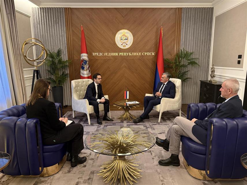 БАЊАЛУКА, 27. МАРТА /СРНА/ - Предсједник Републике Српске Синиша Каран на састанку у Бањалуци са амбасадором Француске у БиХ Франсоом Делмасом.