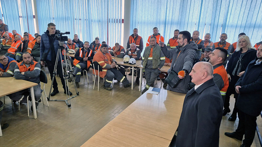 ПРИЈЕДОР, 27. МАРТА /СРНА/ - Министар енергетике и рударства Републике Српске Петар Ђокић изјавио је данас да су оправдани захтјеви радника рудника "Нова Љубија" да заштите своја права, те да радници желе отпремнине уколико више неће бити рударске производње у Приједору.