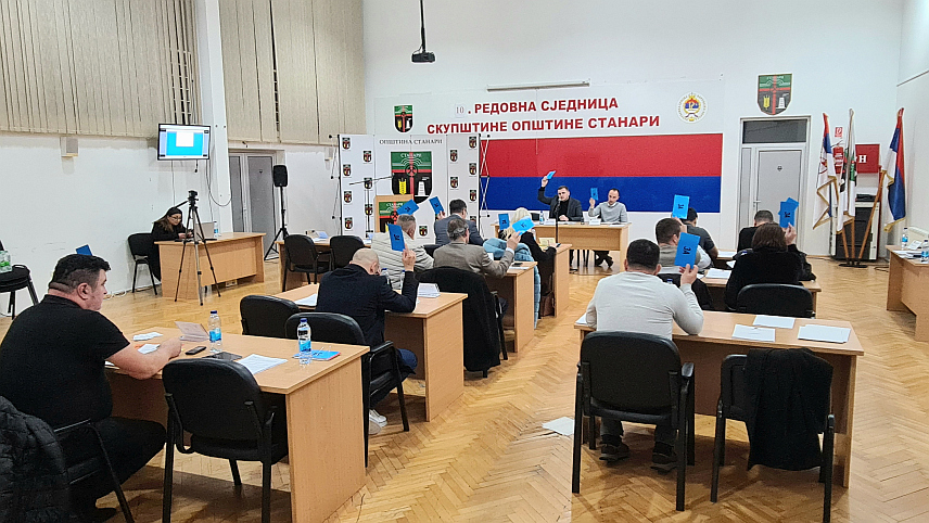 СТАНАРИ, 28. МАРТА /СРНА/ - Скупштина општине Станари усвојила је на данашњем наставку сједнице одлуку о привременом финансирању ове локалне заједнице, с обзиром на то да општина нема усвојен буџет за текућу годину.