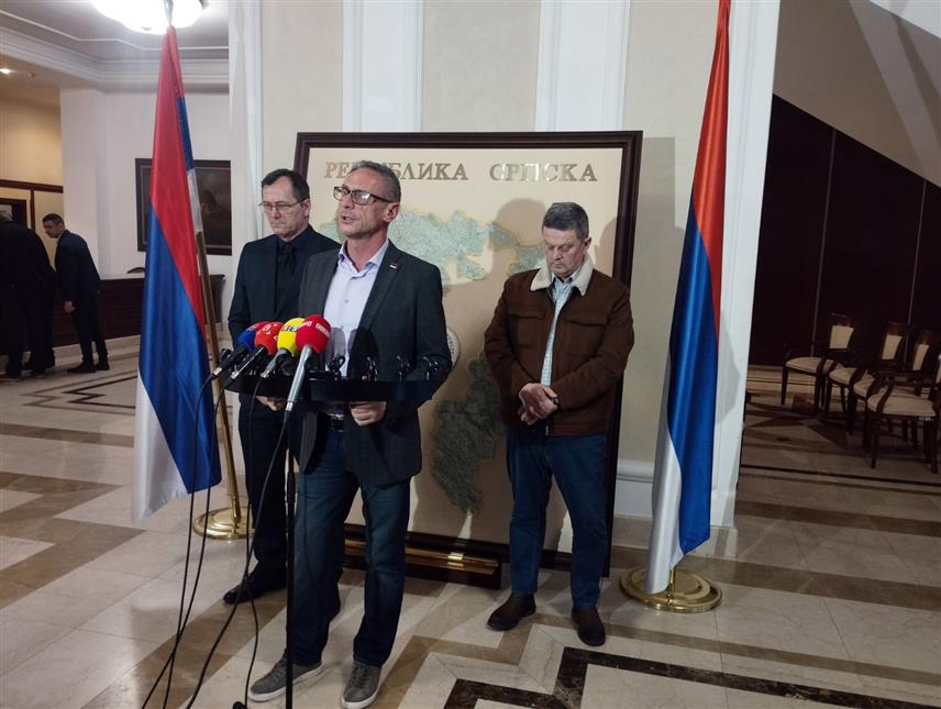 БАЊАЛУКА, 2. МАРТА /СРНА/ - Министар рада и борачко-инвалидске заштите Републике Српске Радан Остојић изјавио је да ће након усвајања измјена и допуна Закона о правима бораца бити покренуто питање ревизије борачких права.