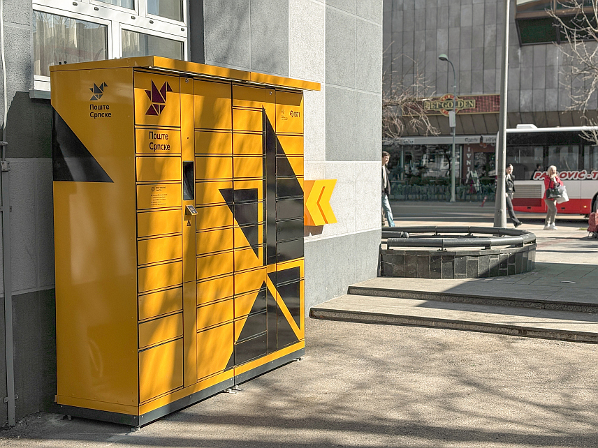 БАЊАЛУКА, 2. МАРТА /СРНА/ - "Поште Српске" пустиле су у рад 14 пакетoмата на различитим локацијама широм Републике Српске, чиме је корисницима омогућено преузимане пошиљака 24 часа дневно, седам дана у недјељи, без чекања у реду и без зависности од радног времена поште.