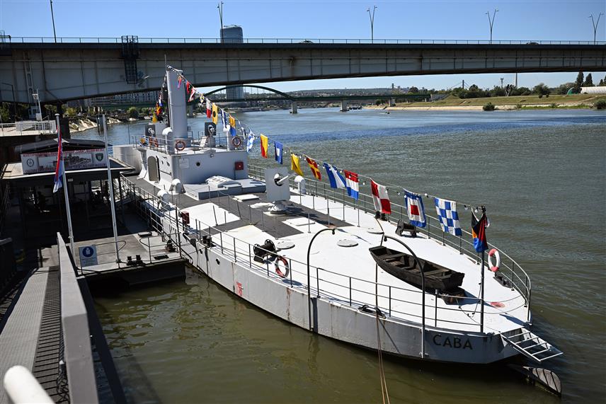 БЕОГРАД, 31. МАРТА /СРНА/ - Брод "Сава" са којег је почео Први свјетски рат, усидрен је код Бранковог моста у Београду и од сутра ће бити отворен за посјетиоце.