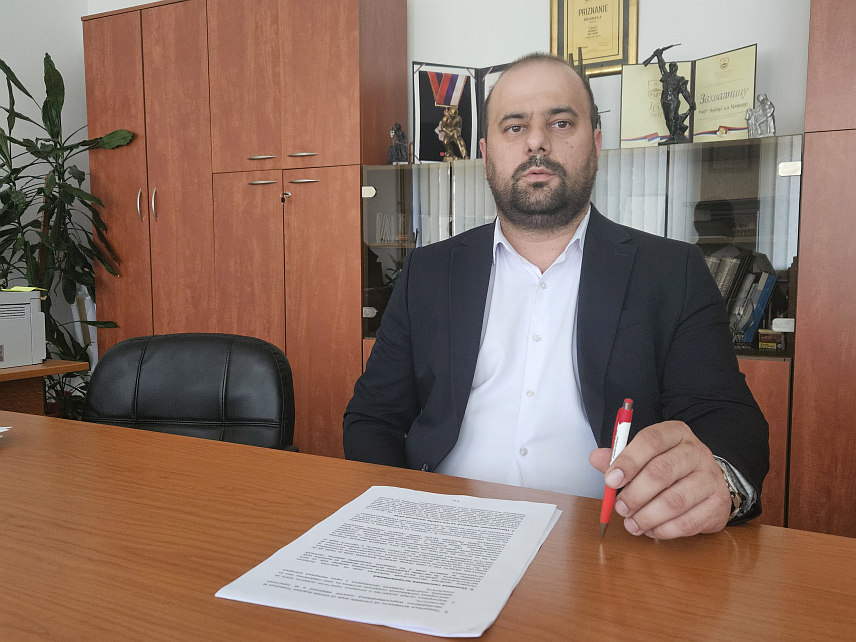 ПРИЈЕДОР, 31. МАРТА /СРНА/ - За отпремнине радника рудника "Нова Љубија" сутра ће бити оперативно шест милиона КМ, изјавио је Срни в.д. директора Рудника жељезне руде "Љубија" Приједор Горан Велаула.