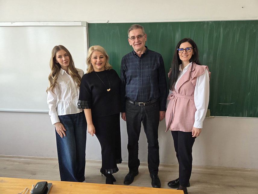 БИЈЕЉИНА, 3. МАРТА /СРНА/ - Предавање одржано данас поводом Свјетског дана слуха, 3. марта, за ученике од другог до деветог разреда у Основној школи "Кнез Иво од Семберије" у Бијељини.