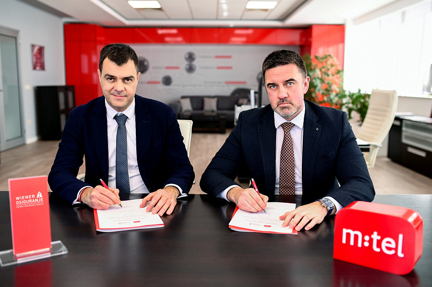 БАЊАЛУКА, 4. МАРТА /СРНА/ - Извршни директор за продају у компанији "М:тел" Срђан Пешевић и генерални директор "Винер осигурања ВИГ" Борислав Додер.