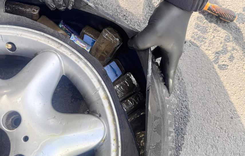 БЕОГРАД, 4. МАРTА /СРНА/ - Tурски држављанин ухапшен је на граничном прелазу Хоргош, на улазу у Србију, након што је кид њега пронађено више од седам килограма хашиша и мања количина кокаина.