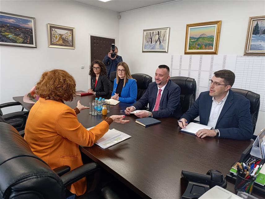 ИСТОЧНО НОВО САРАЈЕВО, 5. МАРТА /СРНА/ – Министар управе и локалне самоуправе Републике Српске Сенка Јујић данас је након разговора са представницима општине Источно Ново Сарајево изразила задовољство функционисањем ове локалне заједнице.