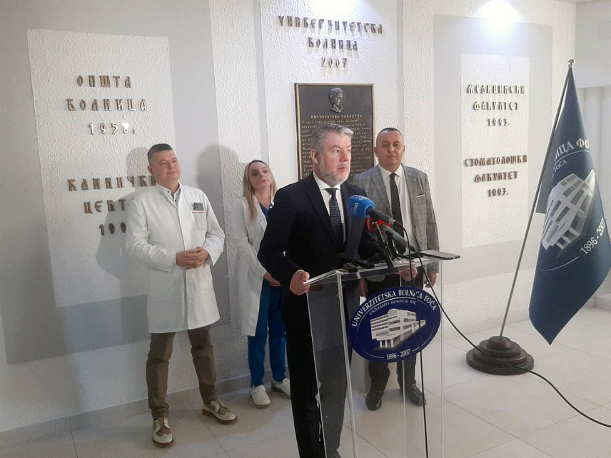 ФОЧА, 6. МАРТА /СРНА/ - Министар здравља и социјалне заштите Републике Српске Ален Шеранић изјавио је данас да је отварање Одјељења интензивне медицине за нехируршке гране у Универзитетској болници Фоча велики искорак за здравствени систем Српске, који ће омогућити доступност савремене здравствене заштите пацијентима.	
