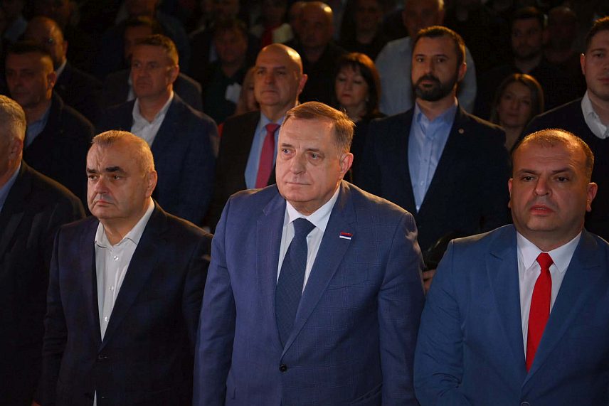 ЗВОРНИК, 6. МАРТА /СРНА/ - Зоран Стевановић поново је вечерас изабран за предсједника Градског одбора СНСД-а на вечерашњој изборној конференцији, којој је присуствовао предсједник СНСД-а Милорад Додик.