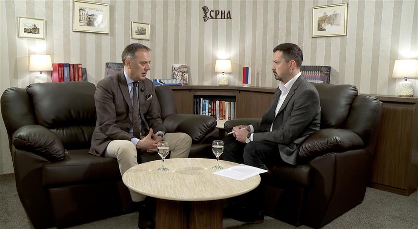 БАЊАЛУКА, 7. МАРТА /СРНА/ - Привреда Републике Српске посљедњих година суочава се са великим изазовима и проблемима који се огледају у пословању и извозу, а настали су као резултат глобалних поремећаја дешавања на западноевропском тржишту на којем је дошло до пада тражње, изјавио је у подкасту Срне предсједник Привредне коморе Српске Горан Рачић.	

