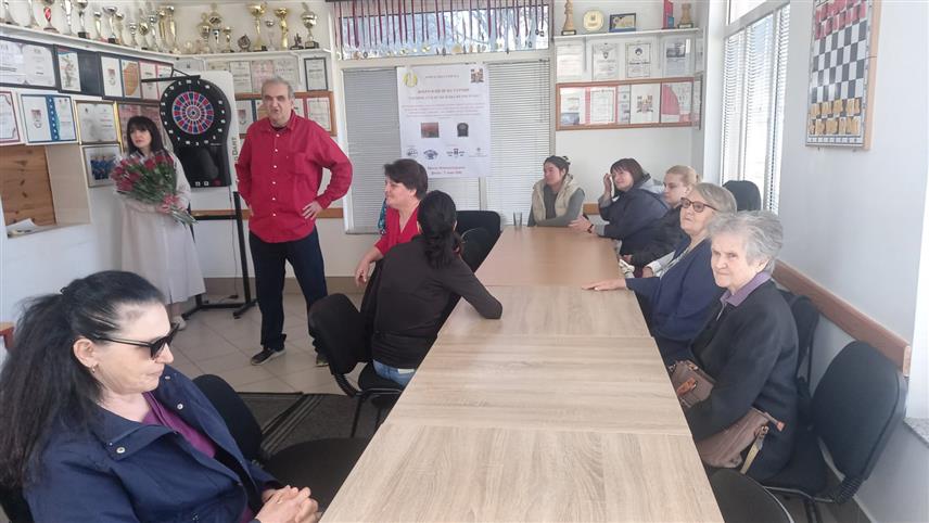 ИСТОЧНА ИЛИЏА, 7. МАРТА /СРНА/ - Шеснаест жена са инвалидитетом учествује на турниру у говорном пикаду у Источној Илиџи, који је организовала Градска организација слијепих и слабовидих Источно Сарајево поводом Међународног дана жена.