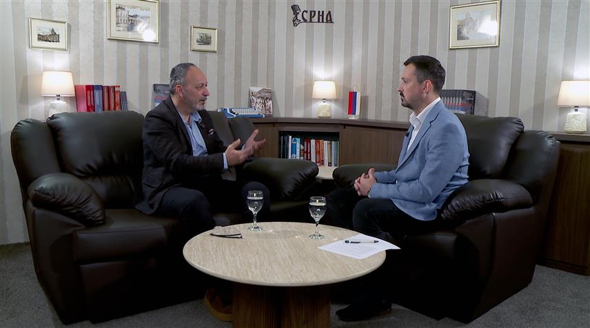 БАЊАЛУКА, 10. АПРИЛА /СРНА/ - Предсједник Удружења доктора породичне медицине Републике Српске Драшко Купрешак током гостовања у подкасту СРНЕ.