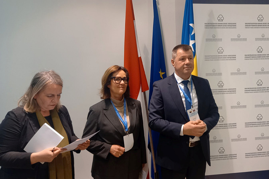 САРАЈЕВО, 14. АПРИЛА /СРНА/ - Предсједник Спољнотрговинске коморе Ахмет Егрлић и потпредсједник Савезне привредне коморе Аустрије Ангелика Сери Фрошауер.