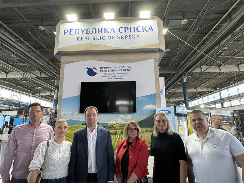 МОСТАР, 16. АПРИЛА /СРНА/ - Министар правде Републике Српске Горан Селак изјавио је данас током посјете штанду Српске на Међународном сајму привреде у Мостару да Република на оваквим догађајима показује своје потенцијале, али и опредјељење да гради стабилно и подстицајно окружење за привредни развој.