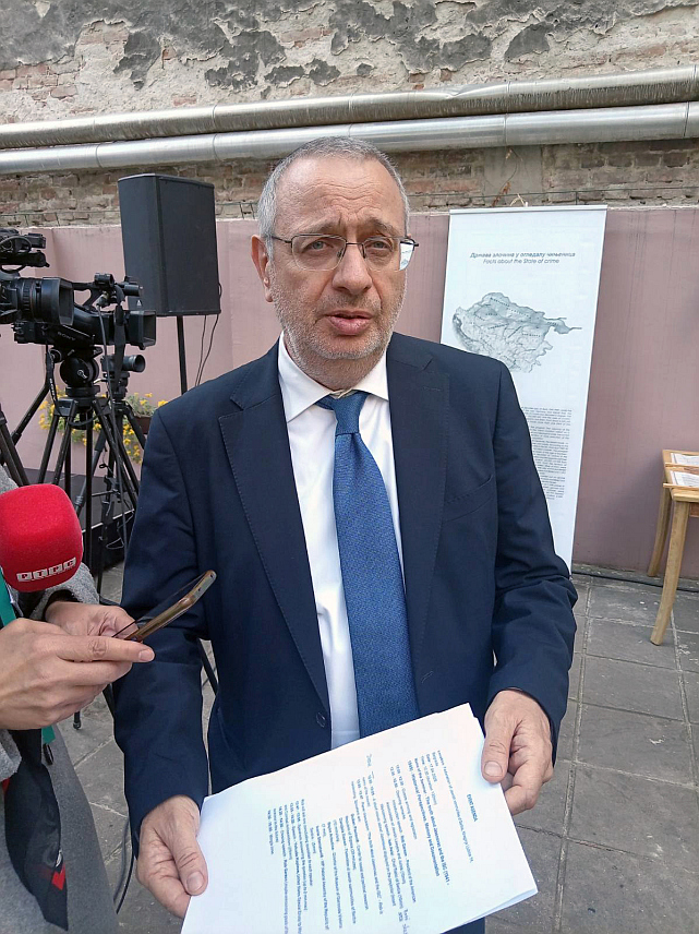 БЕОГРАД, 17. АПРИЛА /СРНА/ - Врховни рабин Јеврејске заједнице у Србији Исак Асиел рекао је данас да се истина о Јасеновцу не тиче само народа који живе на овом подручју, већ треба да је зна цијели свијет.