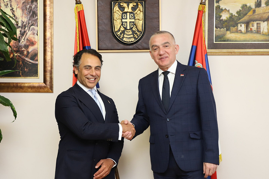 БЕОГРАД, 17. АПРИЛА /СРНА/ - Министар правде Србије Ненад Вујић и предсједник Америчке асоцијације јеврејских адвоката и правника Роберт Гарсон разговарали су данас у Београду.