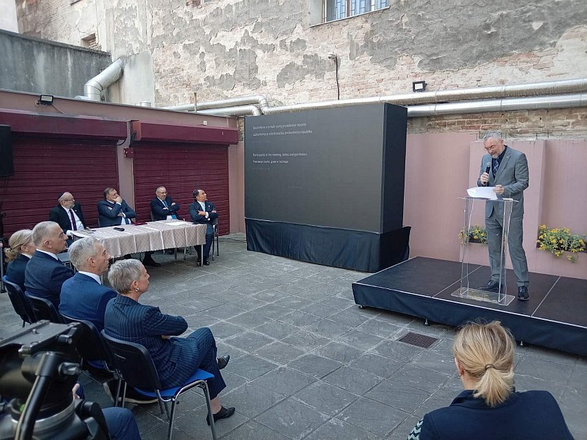 БЕОГРАД, 17. АПРИЛА /СРНА/ - Директор Центра за друштвено-политичка истраживања Републике Српске Душан Павловић током обраћања на скупу "Истина о Јасеновцу у НДХ /1941-1945/ историјске перспективе, сећање и документација" у Београду.