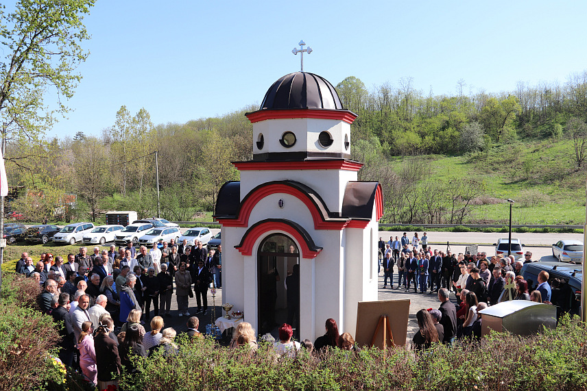 ДЕРВЕНТА, 19. АПРИЛА /СРНА/ - У Дервенти су данас у Спомен-комплексу "Чардак" обиљежене 34 године од страдања 37 Срба из насеља Чардак, уз поруку да је вјечни завјет да никада не буду заборављене жртве које су убили припадници војске Хрватске и хрватско-муслиманских паравојних формација.