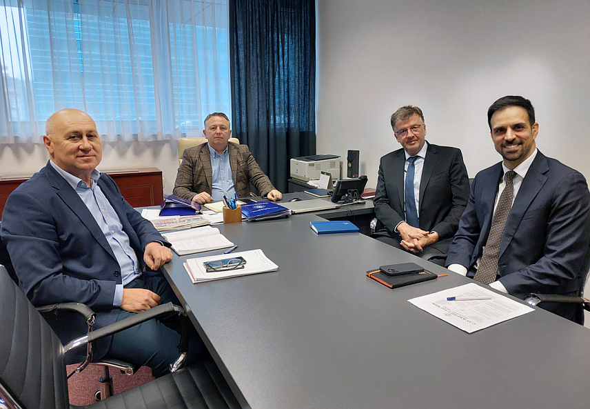 БАЊАЛУКА, 1. АПРИЛА /СРНА/ - Састанак вршиоца дужности директора Републичког секретаријата за расељена лица и миграције Слађана Јовића са представницима Европске инвестиционе банке /ЕИБ/.