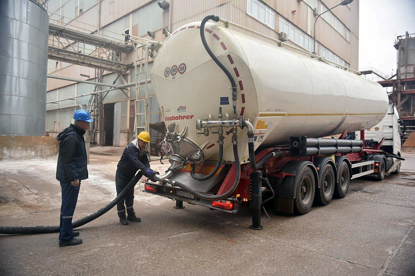 ЗВОРНИК, 1. АПРИЛА /СРНА/ - Компанија "Нова Алумина" из Зворника ставила је у функцију ново постројење за пријем и растварање калијум-хлорида.