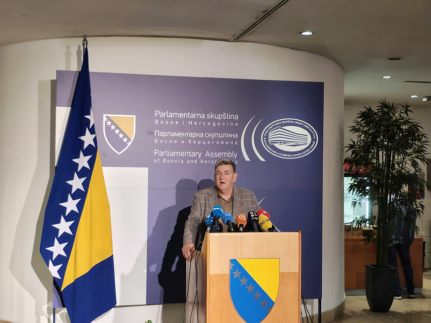 САРАЈЕВО, 20. АПРИЛА /СРНА/ - Предсједник Самосталног синдиката службеника и запослених у институцијама БиХ Раденко Мирковић.