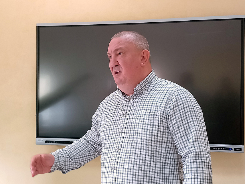 ПРИЈЕДОР, 21. АПРИЛА /СРНА/ - Директор Музичке школе "Саво Балабан" из Приједора Аљоша Новаковић.