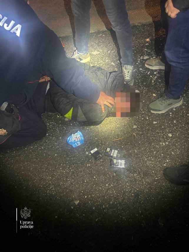 ПОДГОРИЦА, 21. АПРИЛА /СРНА/ - Вехид Мурић, осумњичен за троструко убиство у Подгорици, ухапшен је вечерас у центру Рожаја.