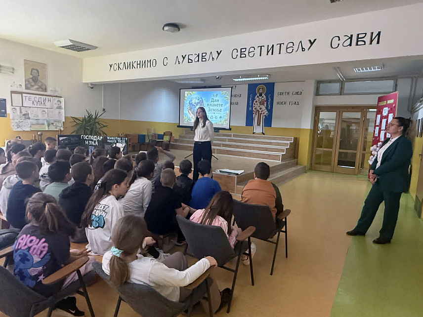 НОВИ ГРАД, 22. АПРИЛА /СРНА/ - Удружење "Грин тим" данас је поводом Дана планете Земље организовало радионицу за ученике новоградске Основне школе "Свети Сава", како би се дјеци кроз интерактиван приступ указало како њихови поступци имају стваран утицај на околину.